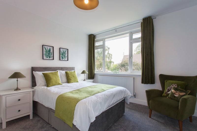 Photo 1: Room 3
