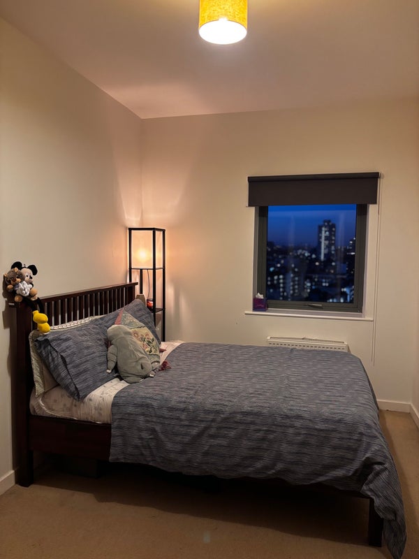 Photo 1: Bedroom