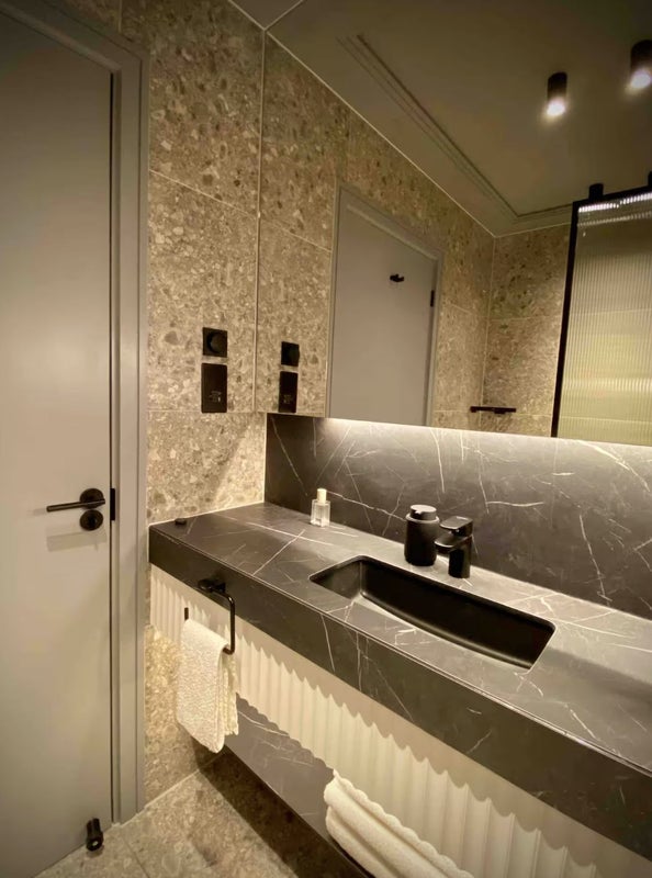Photo 1: Bathroom