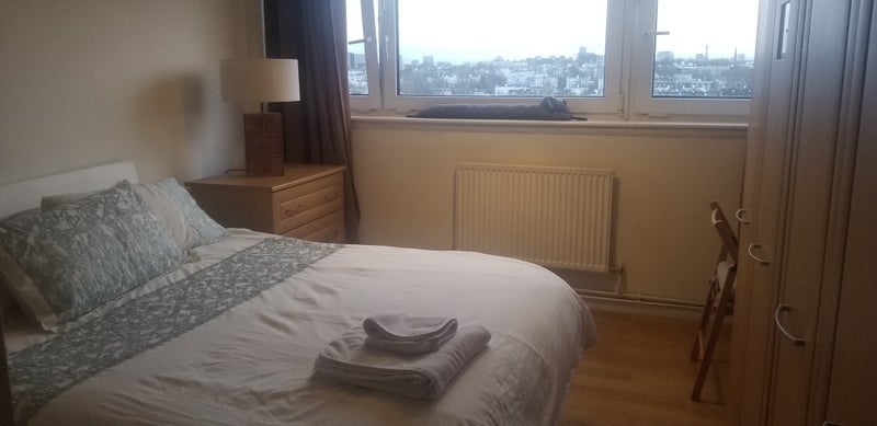 Photo 1: Spacious double with king-size bed, desk & chair memory foam mattress & loads of storage