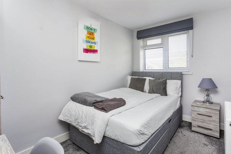 Photo 1: Bedroom