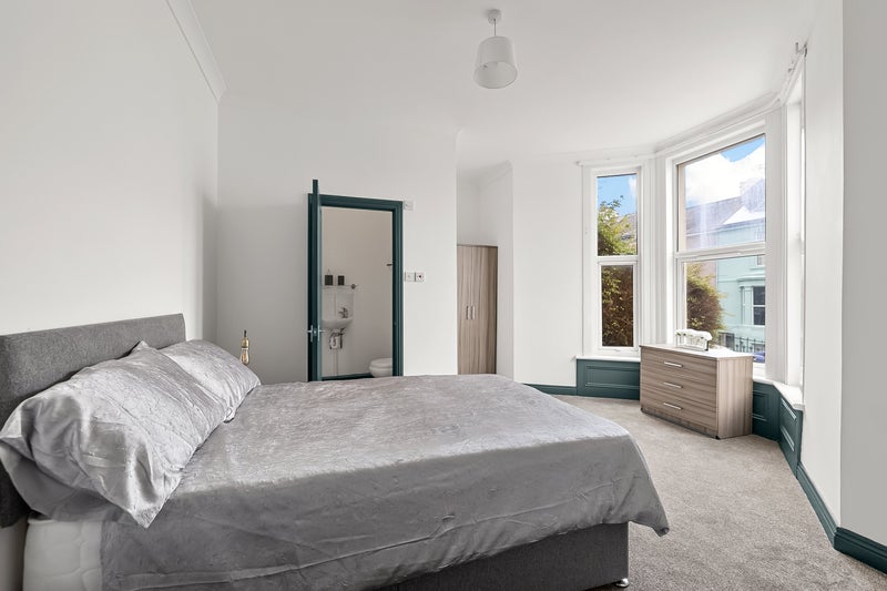 Photo 1: Room 1