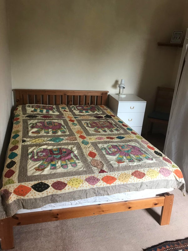 Photo 1: Double bed
