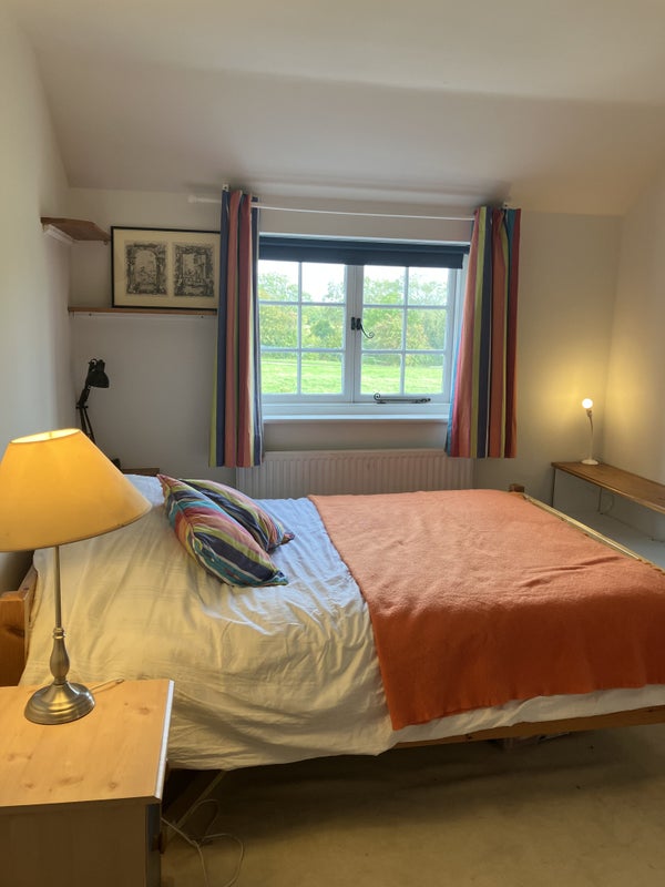 Photo 1: Bedroom