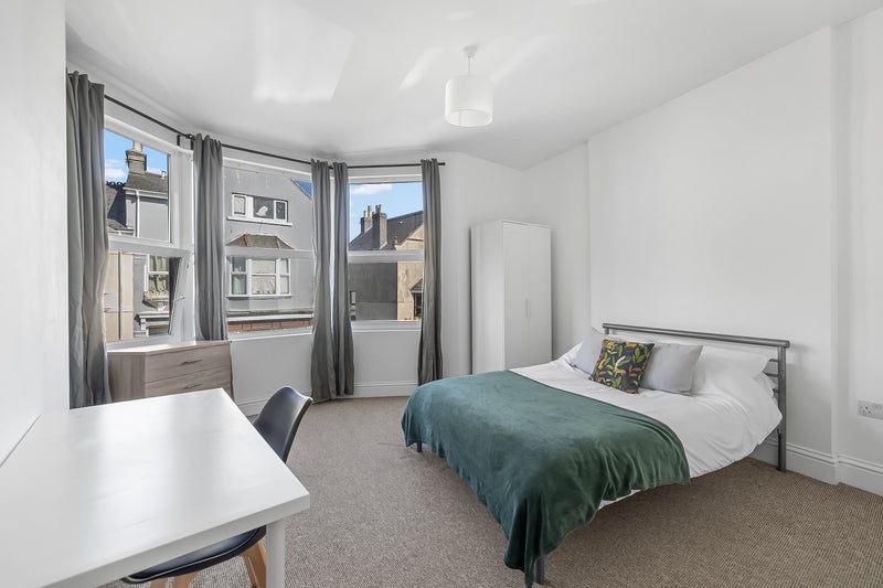 Photo 1: Room 7