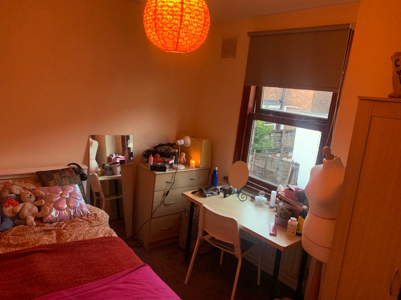 Photo 1: double bedroom