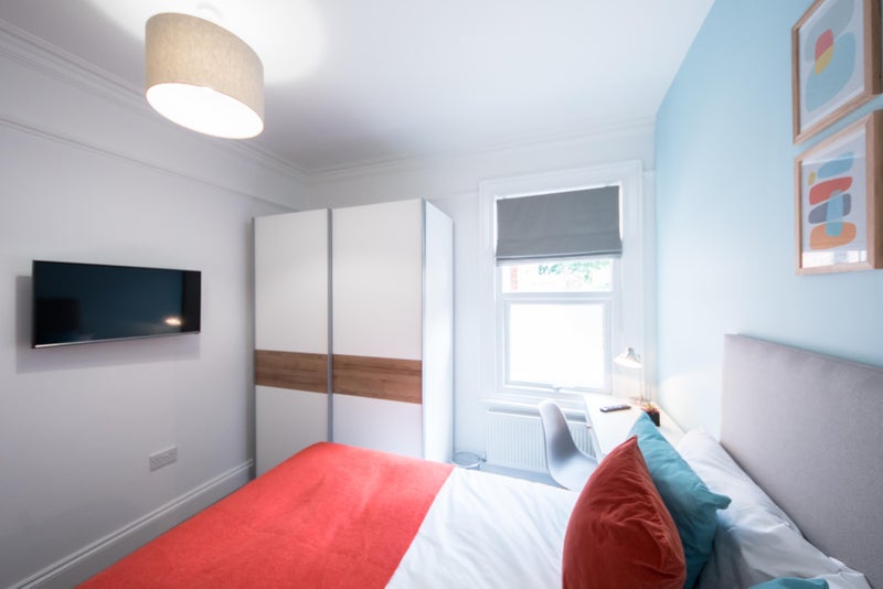 Photo 1: Room 2