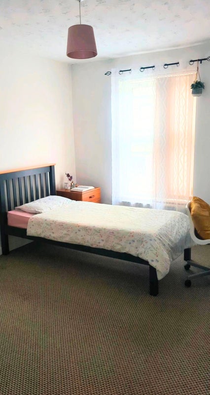 Photo 1: Cozy room to let in a shared house!!