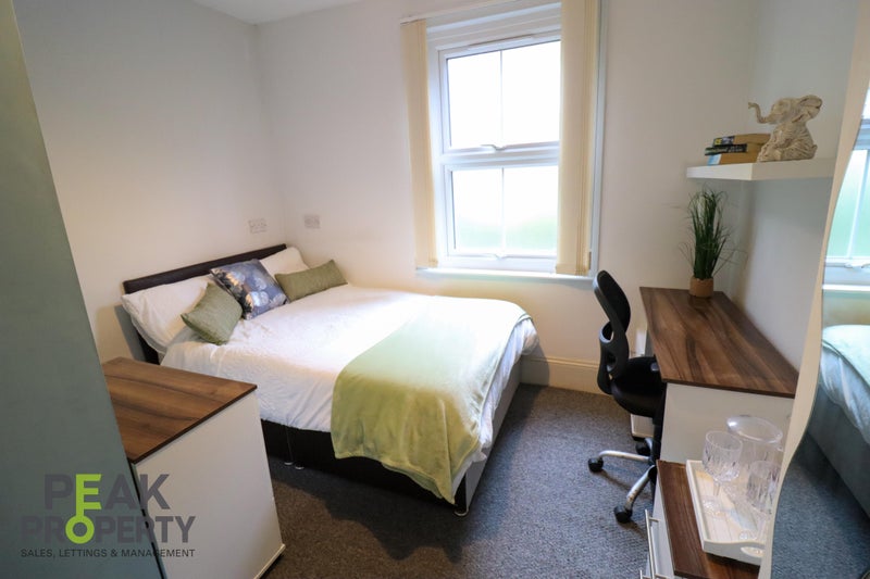 Photo 1: Room 2 Available