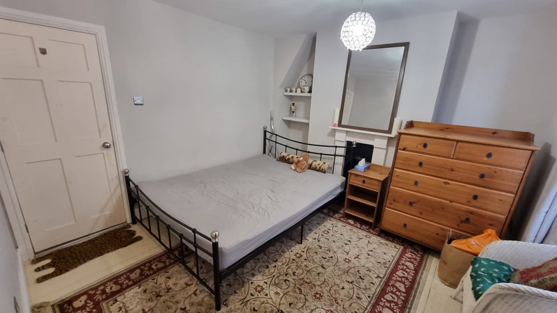 Photo 1: Bedroom