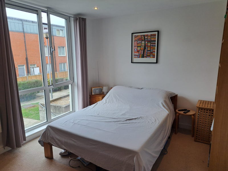 Photo 1: Room 1a