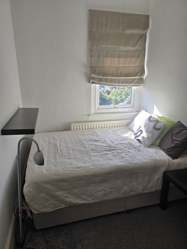 Photo 1: Room 1