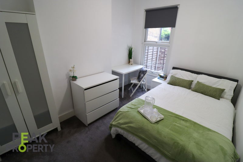 Photo 1: Room 2 Available