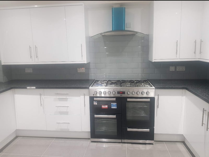 Photo 1: Kitchen