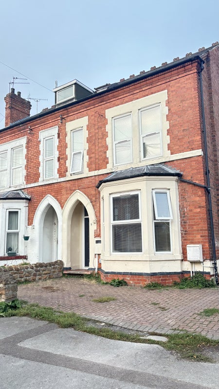 Photo 1: Great location with of street parking.