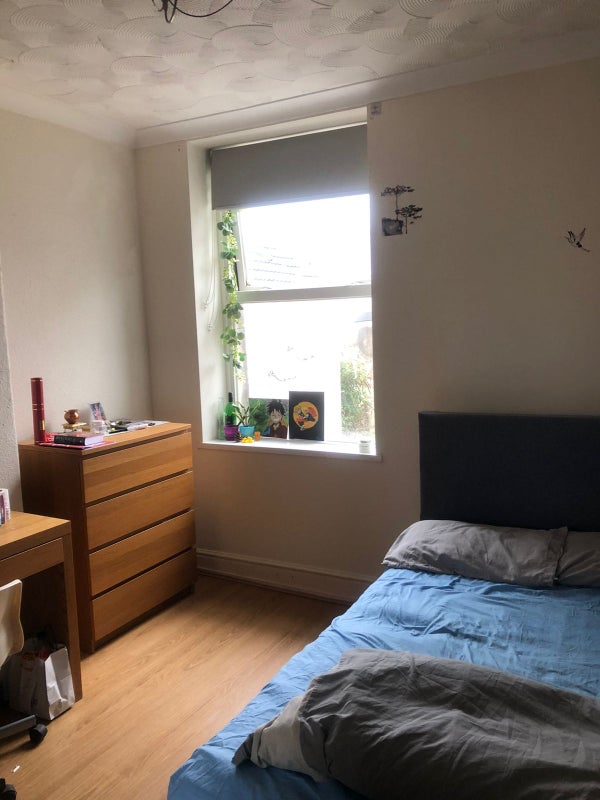 Photo 1: Bed room