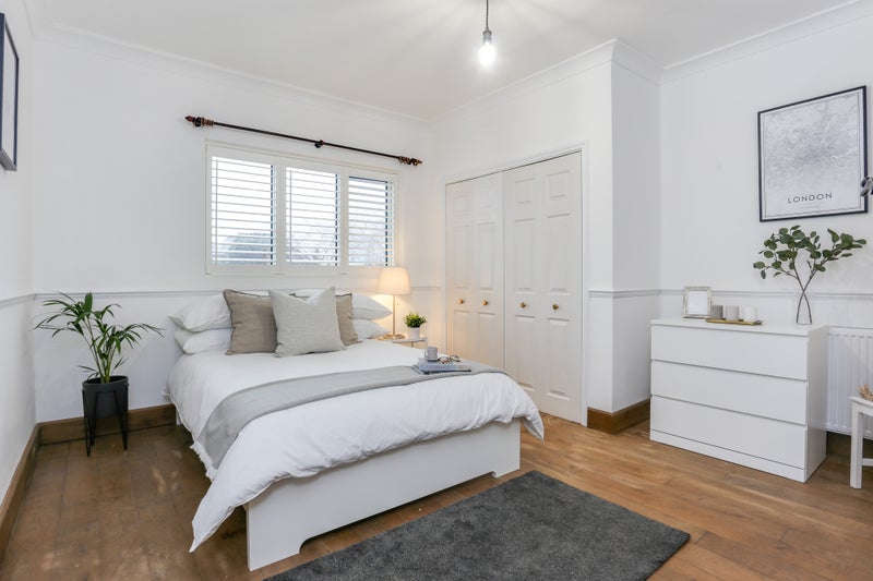 Photo 1: Bedroom 1