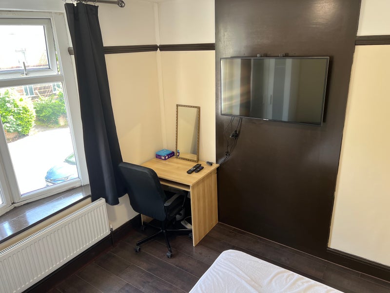 Photo 1: Medium Size Double Room with 43" Smart TV