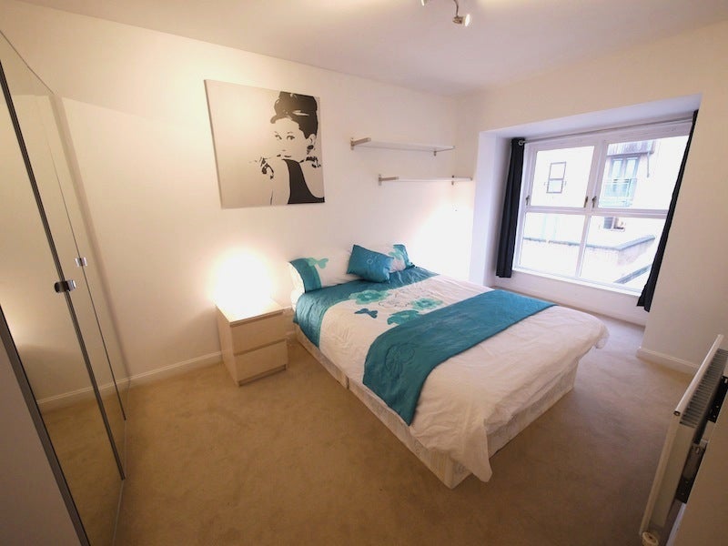 Photo 1: Double Ensuite Room