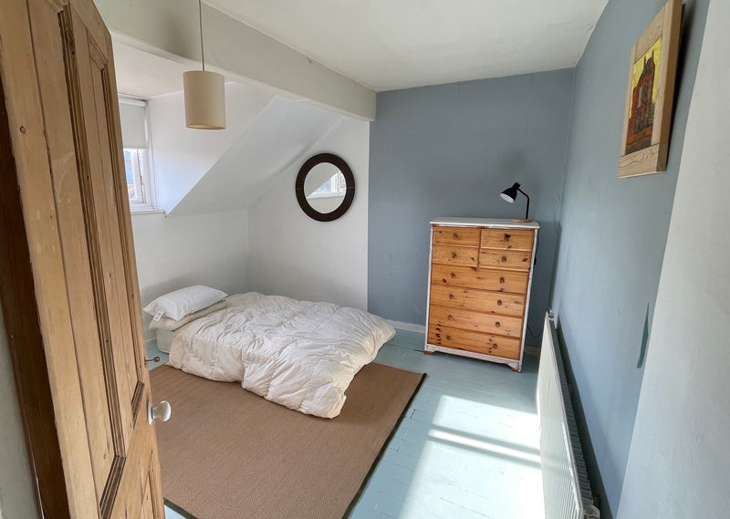 Photo 1: Room 1