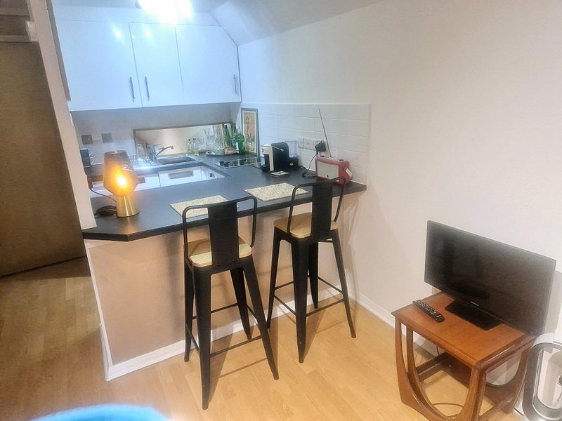 Photo 1: Kitchen diner