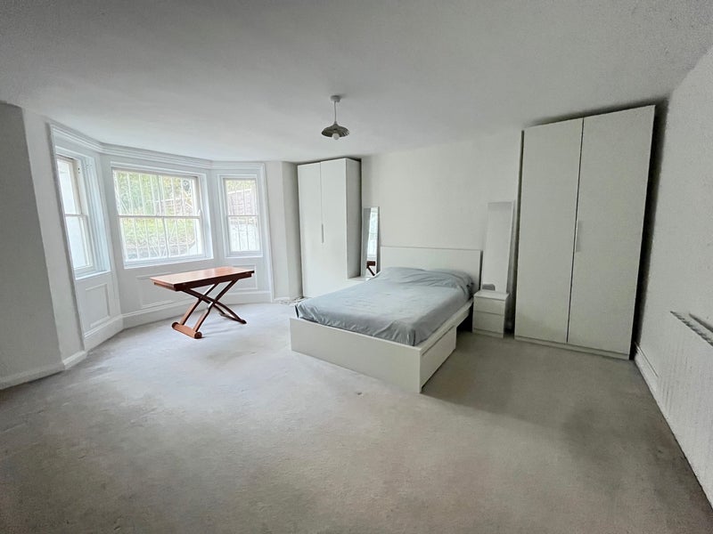 Photo 1: Bedroom 2