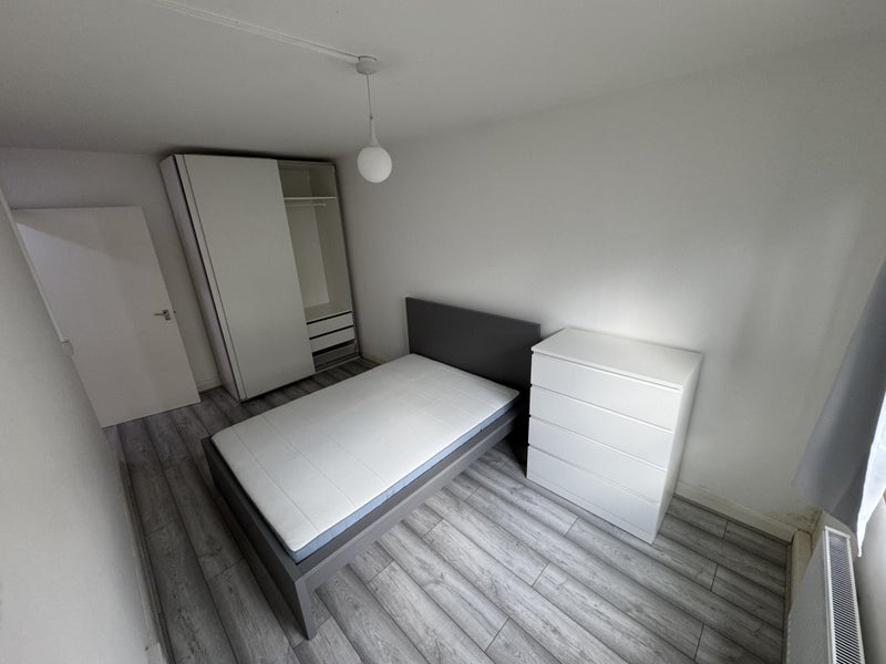 Photo 1: bedroom-pic1