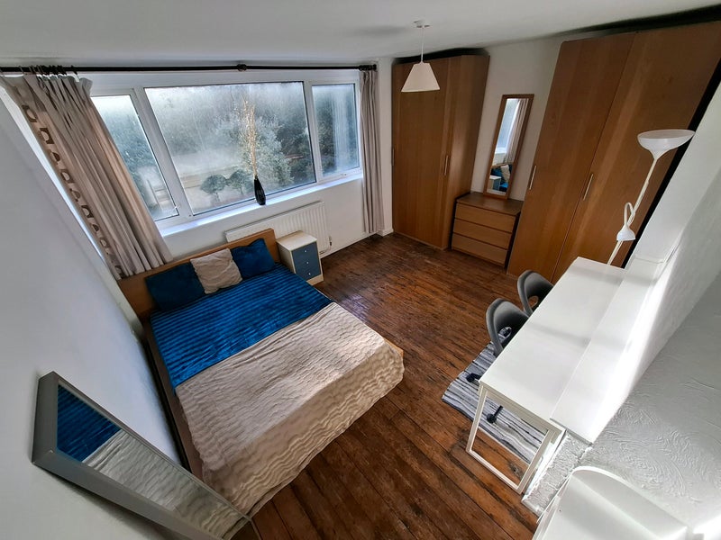 Photo 1: King Size Double - Fully Furnished