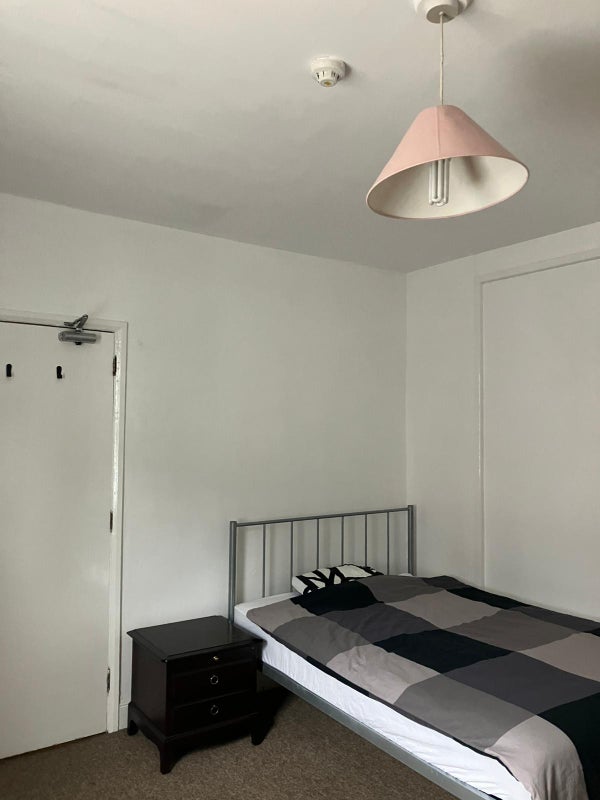 Photo 1: Room photo