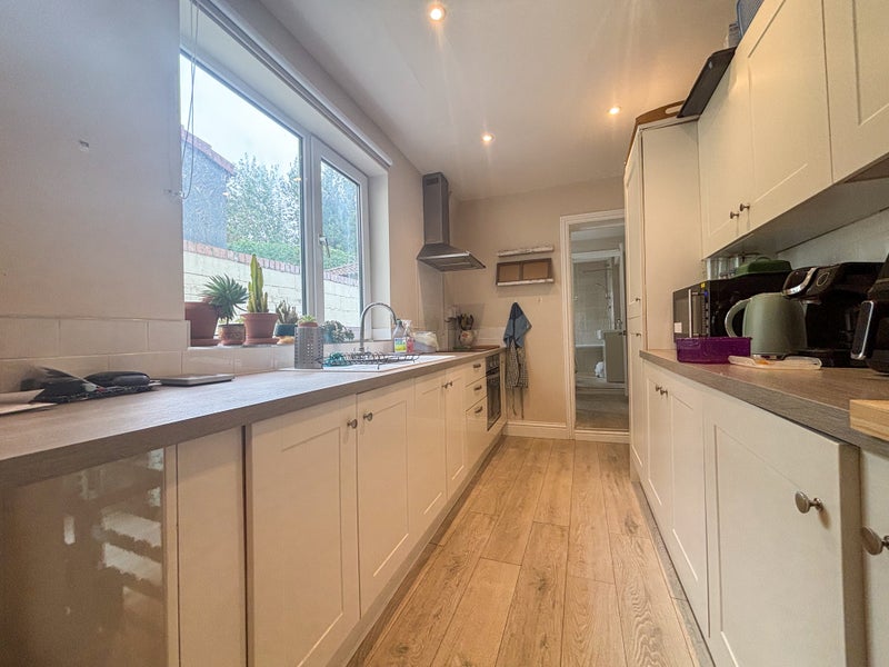Photo 1: Kitchen
