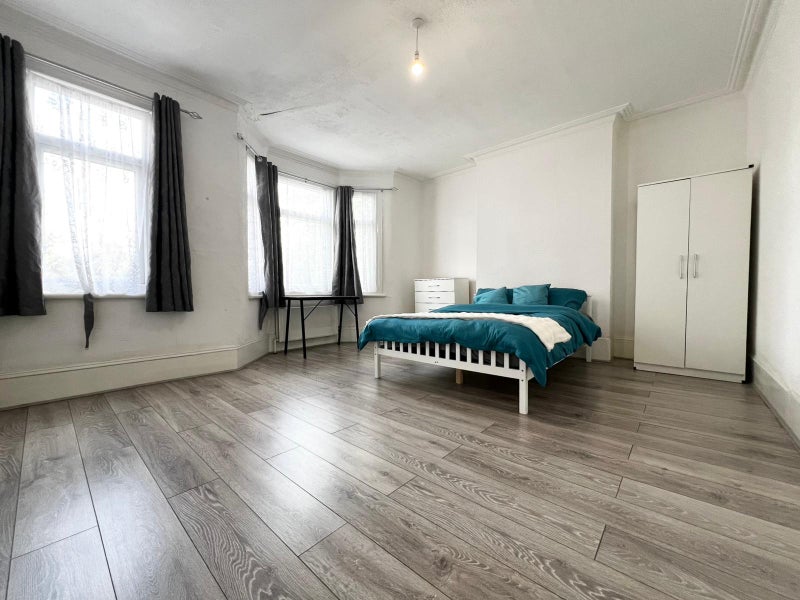 Photo 1: room3