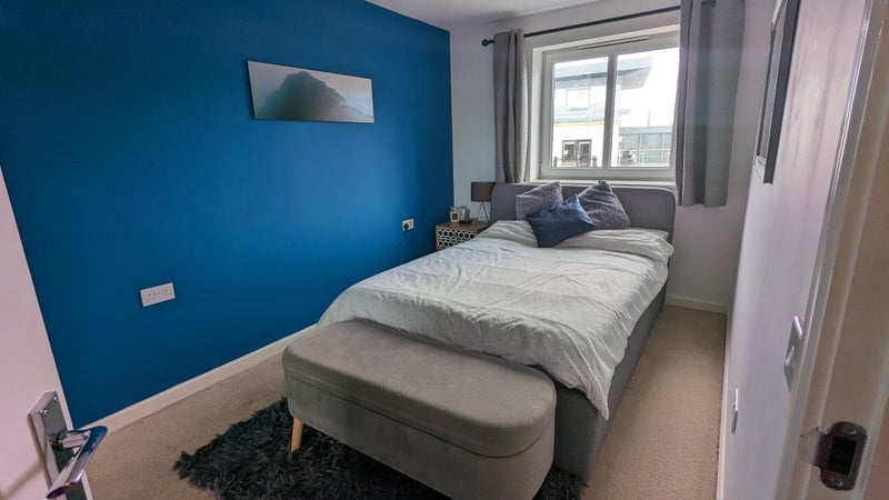 Photo 1: Double bedroom