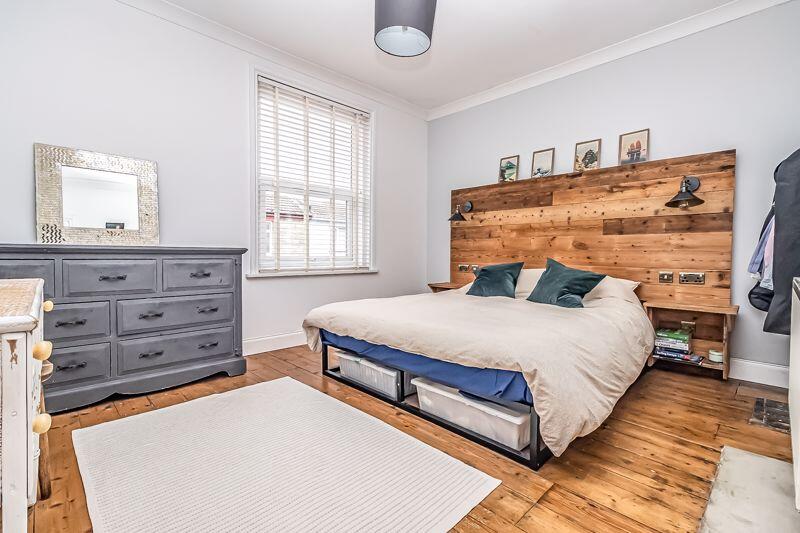 Photo 1: XtraLarge Double Bed