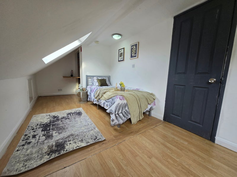 Photo 1: Double Room 