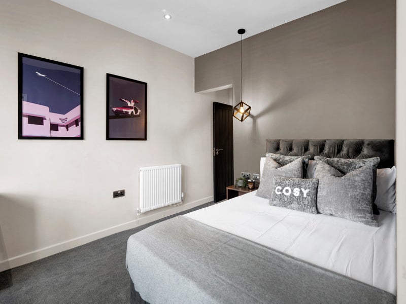 Photo 1: Room 6