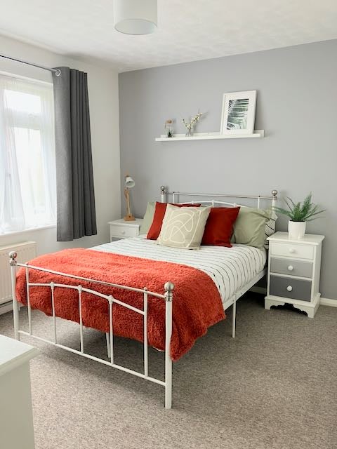 Photo 1: Large, bright room full of sunlight