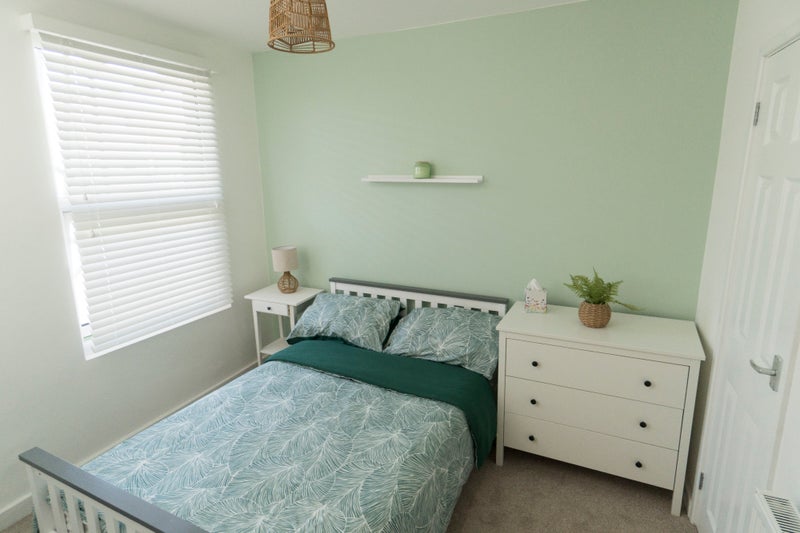 Photo 1: Beautiful room