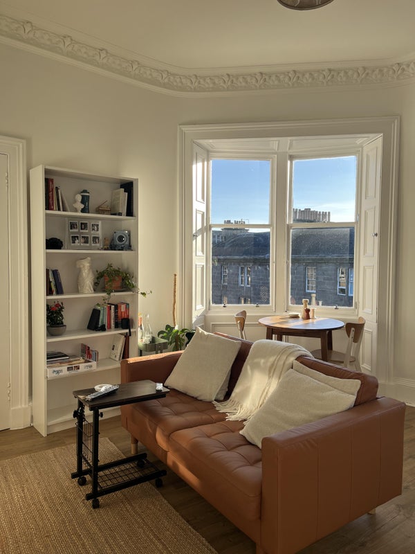 Photo 1: Living room