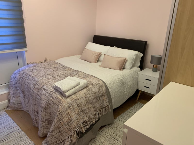 Photo 1: Bedroom