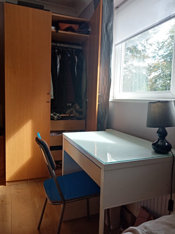 Photo 1: Single bedroom