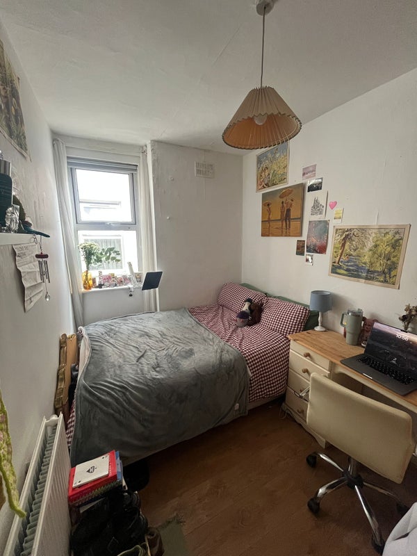 Photo 1: Your Bedroom