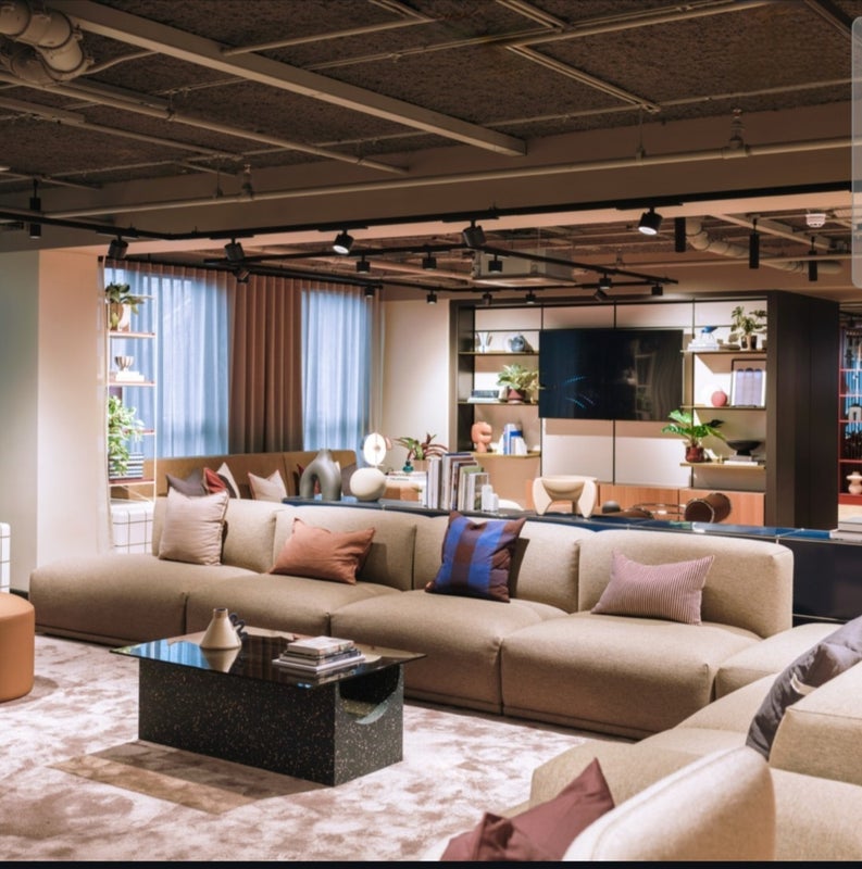 Photo 1: Residents lounge