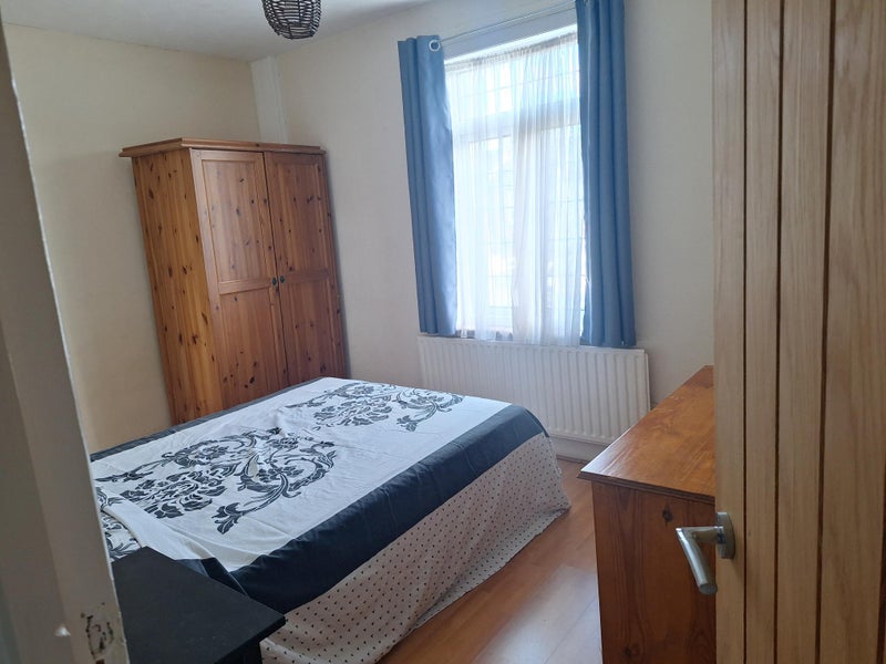Photo 1: Room
