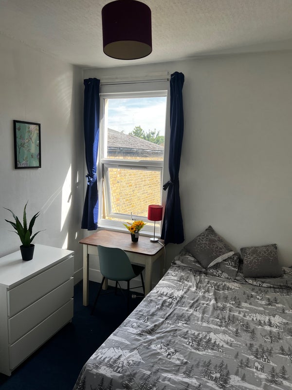 Photo 1: Room 2