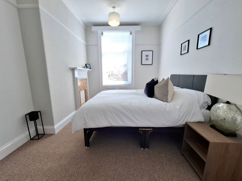 Photo 1: Room 2
