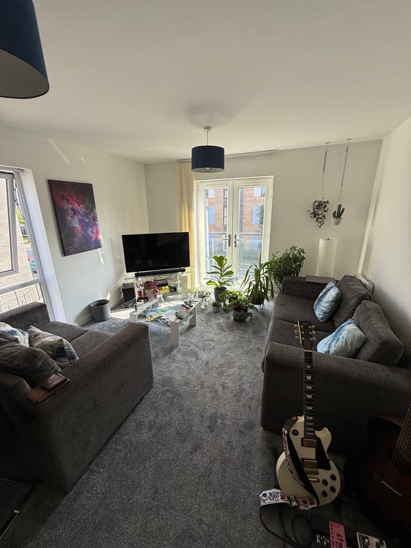 Photo 1: Living room