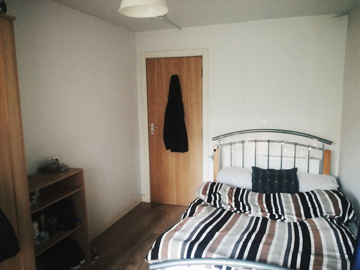 Photo 1: Bedroom