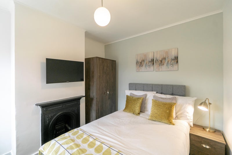 Photo 1: Room 3