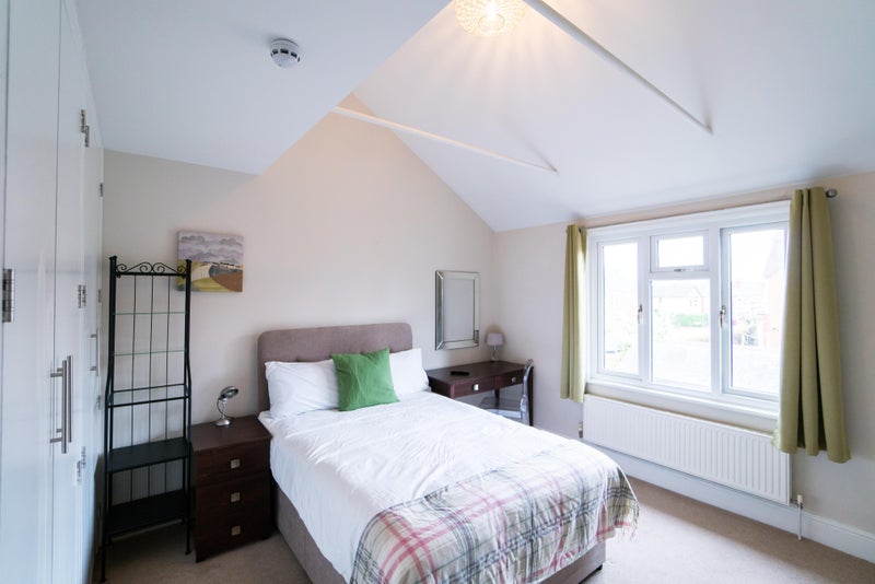Photo 1: Room 4
