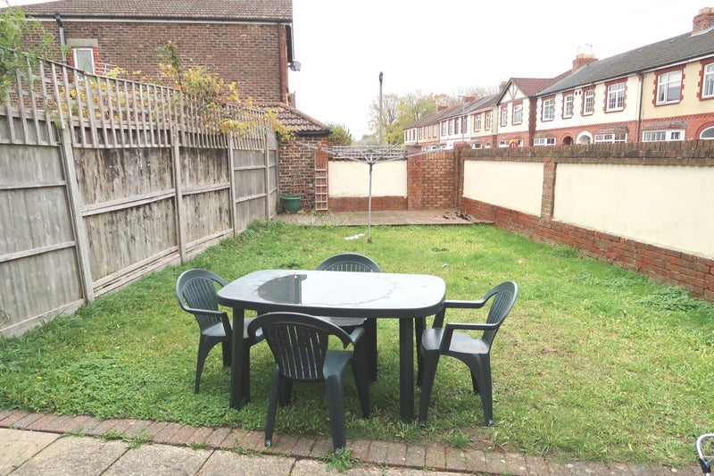 Photo 1: Rear Garden